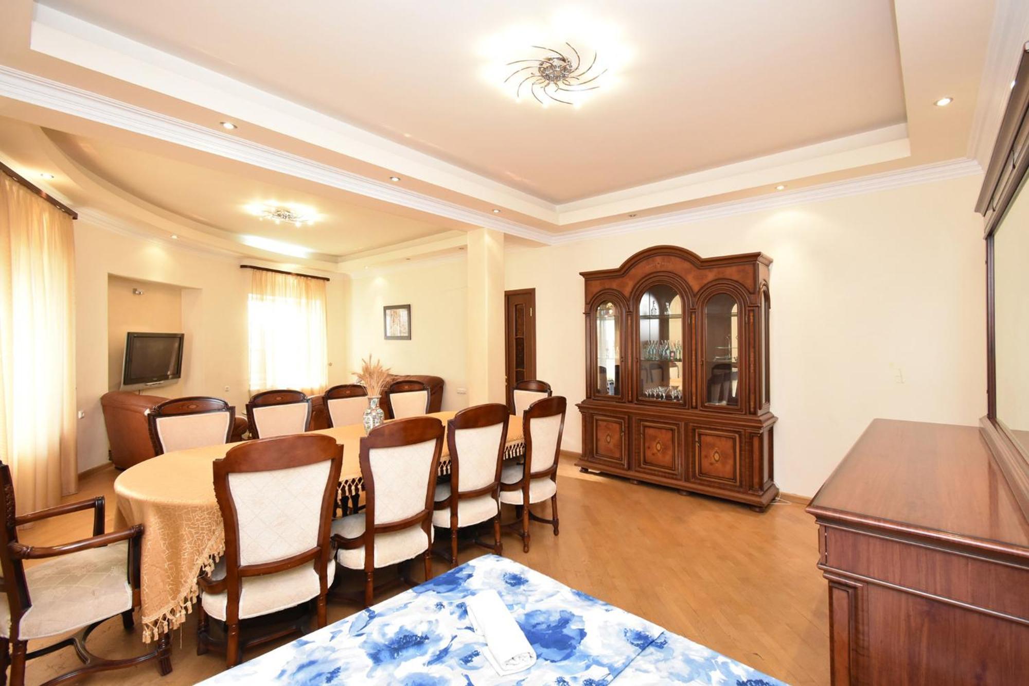 Amigo Guest Hostel Ереван Екстериор снимка