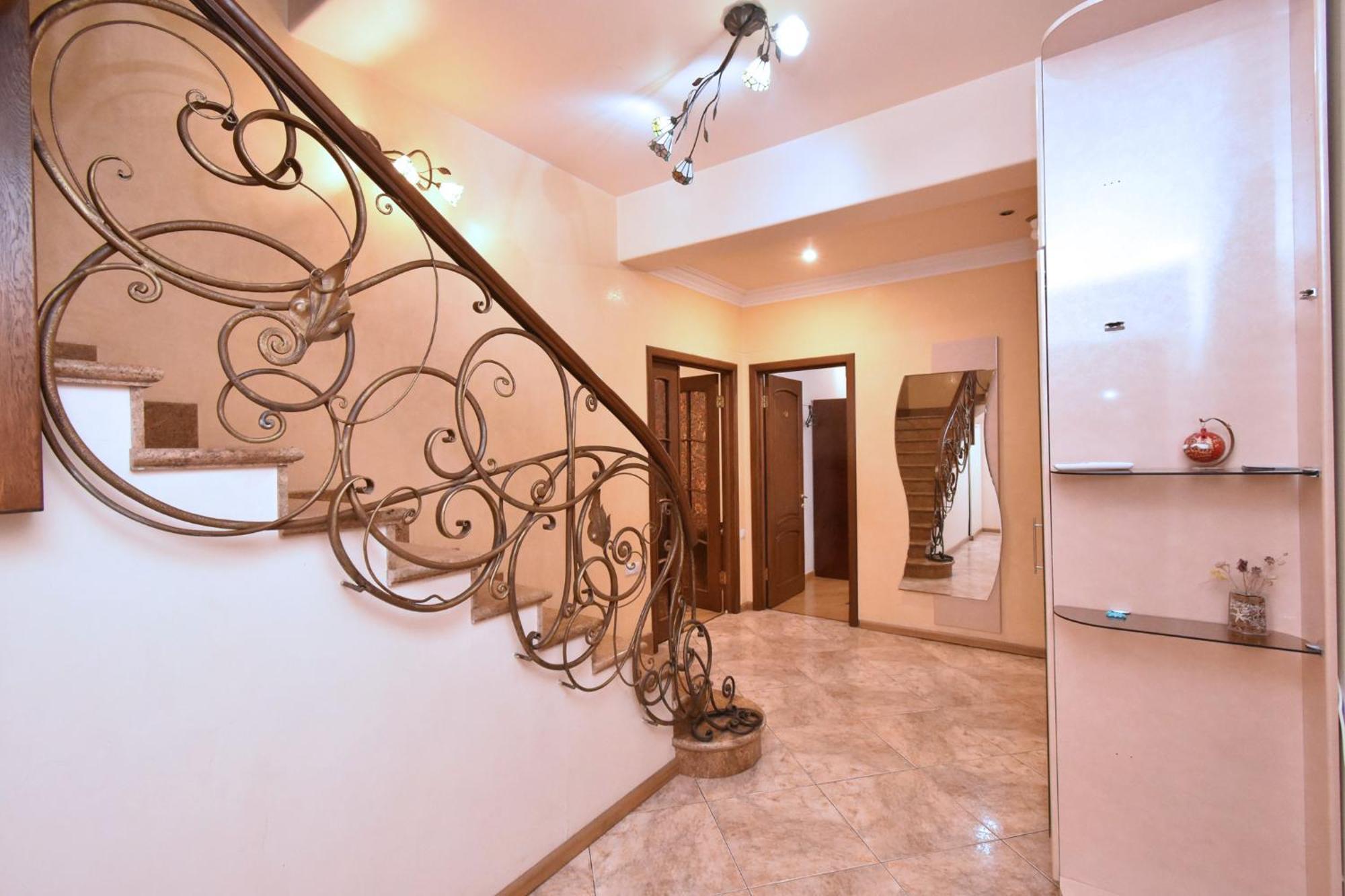Amigo Guest Hostel Ереван Екстериор снимка